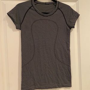 Lululemon black and white stripe